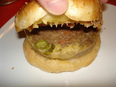 canned-cheeseburger_spluch080203.jpg