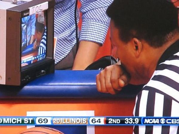 self-instant-replay_photo-basement self-instant-replay_photo-basement