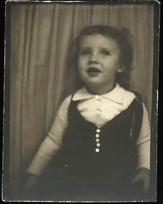 Life in the Photobooth_CreepyGif 091005 Life in the Photobooth_CreepyGif 091005