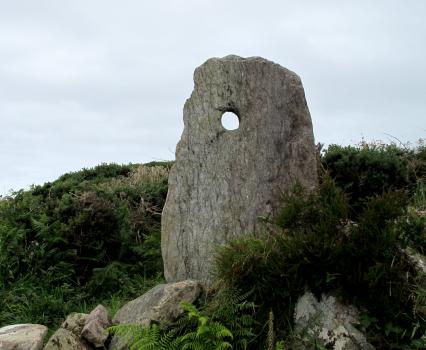 ballyroon-holed-stone