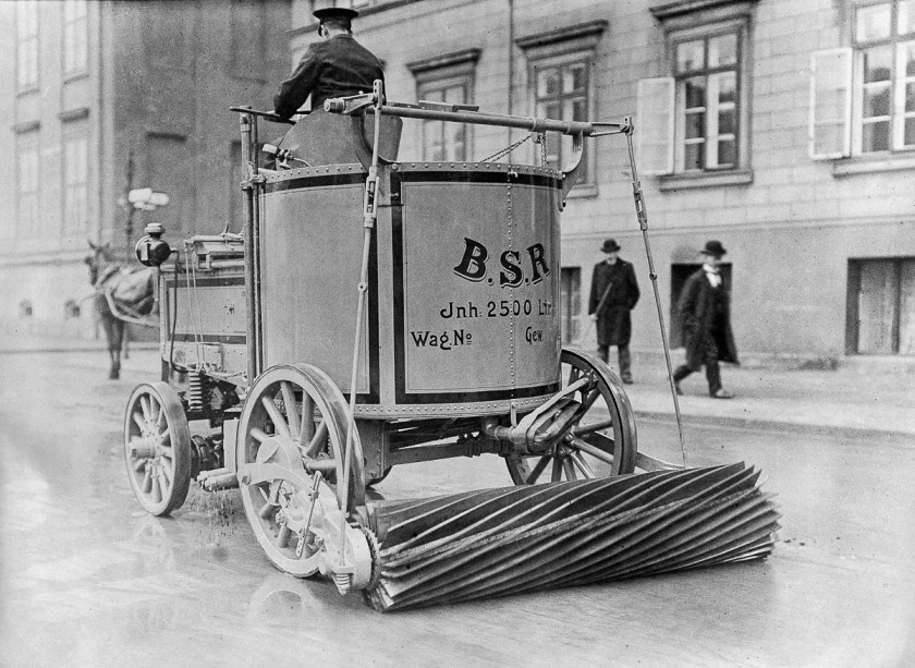 Street Sweeper Berlin 1907