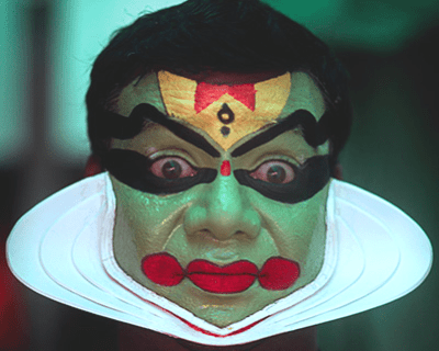 kathakali-artist-makeup-kerala