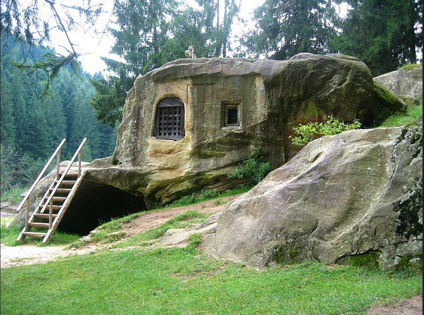 Daniil Sihastrul House of Rock 1