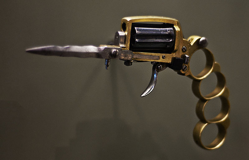 apache-revolver-2